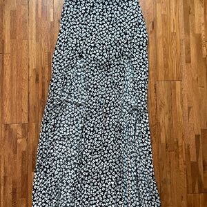 Chic Black and White Floral Midi Skirt